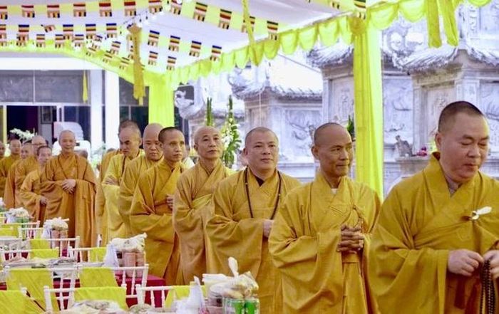 Chư tôn đức tham dự