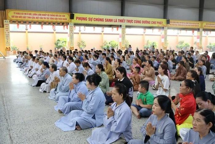 Phật tử tham dự