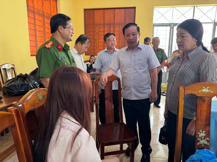 Chủ tịch UBND thành phố Nguyễn Văn Út cũng đã thăm hỏi, động viên các gia đình bị ảnh hưởng bởi vụ tai nạn, nhất là các gia đình có người chết, bị thương, hỗ trợ ngay số tiền 20 triệu đồng cho mỗi nạn nhân tử vong và 10 triệu đồng cho mỗi người bị thương.