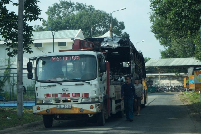 Nguyên nhân vụ cháy xe đang tiếp tục được điều tra làm rõ.