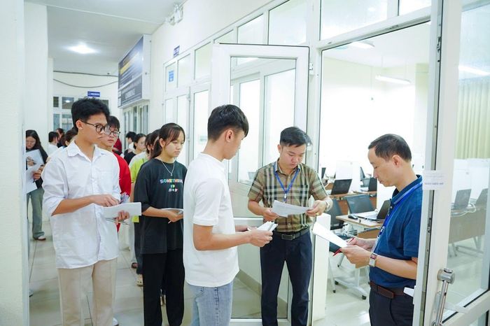Bộ Giáo dục và Đào tạo yêu cầu rà soát do dữ liệu tuyển sinh của một số thí sinh còn sai sót (Ảnh minh họa).