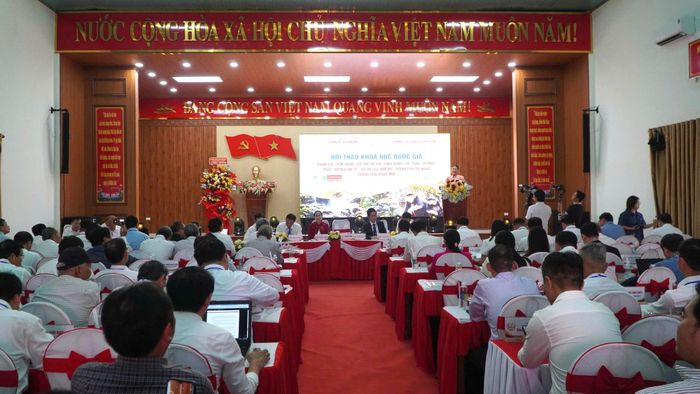 Hội thảo thu hút hàng trăm đại biểu, khách mời với 50 tham luận góp ý cho sự phát triển kinh tế - xã hội xã Tam Mỹ, TP Đà Nẵng.