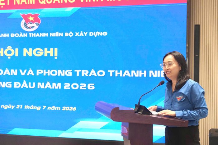 Bí thư Đoàn Thanh niên Bộ Xây dựng Nguyễn Diệu Linh khẳng định tuổi trẻ Bộ Xây dựng sẽ đoàn kết, quyết tâm hoàn thành thắng lợi các nhiệm vụ đã đề ra (Ảnh: Thanh Tùng).