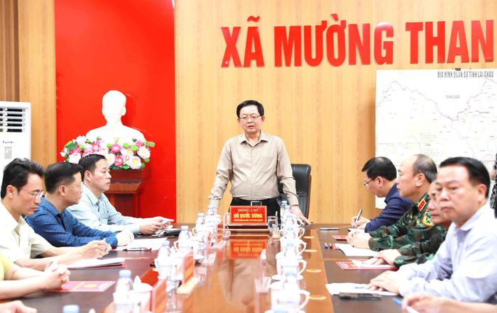 Phó Thủ tướng Chính phủ Hồ Quốc Dũng làm việc với tỉnh Lai Châu tại xã Mường Than.