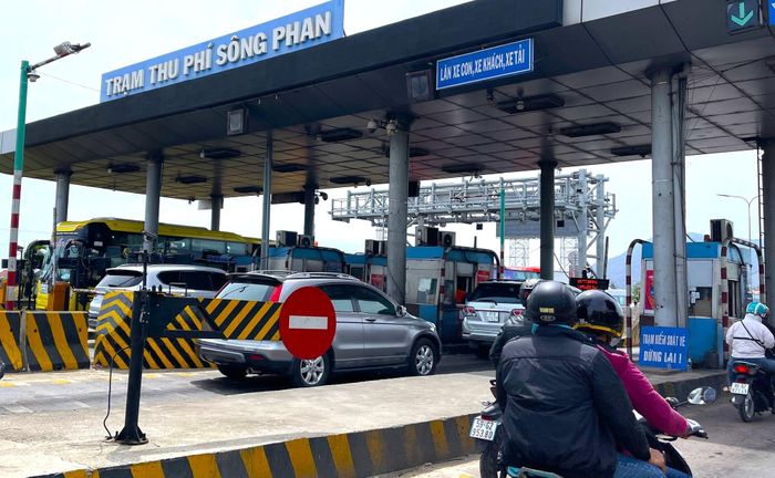 Trạm thu phí BOT Sông Phan.
