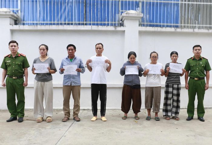 6 đối tượng trong hai đường dây mua bán người bị bắt giữ (Ảnh C.A)