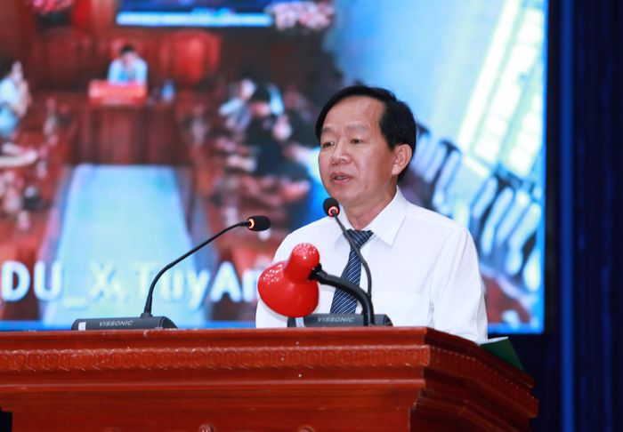 Phó Trưởng Ban Thường trực Ban Tổ chức Tỉnh ủy Lưu Vĩnh Hưng thông qua các quyết định về công tác cán bộ