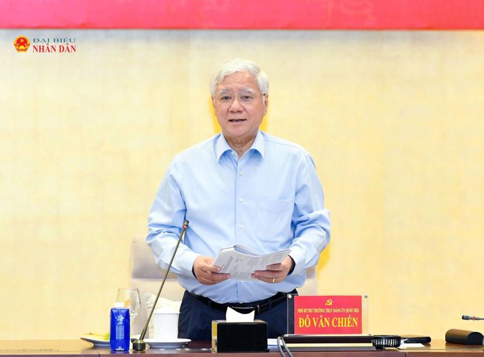 Phó Chủ tịch Thường trực Quốc hội Đỗ Văn Chiến phát biểu