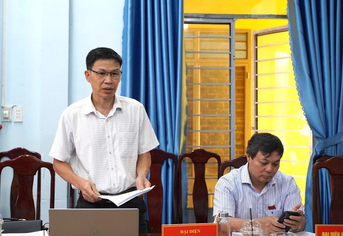 Đại diện Sở Nông nghiệp và Môi trường tỉnh trao đổi tại buổi khảo sát