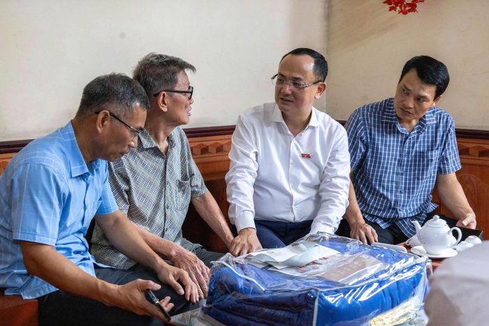 Ông Nguyễn Ngọc Sơn trân trọng trước tinh thần kiên cường, vượt qua bệnh tật, luôn giữ vững phẩm chất cao đẹp của người lính Cụ Hồ trong đời sống thường ngày