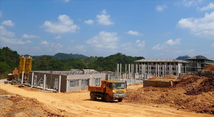 Đẩy nhanh tiến độ xây trường nội trú liên cấp tại các xã biên giới. Ảnh minh họa