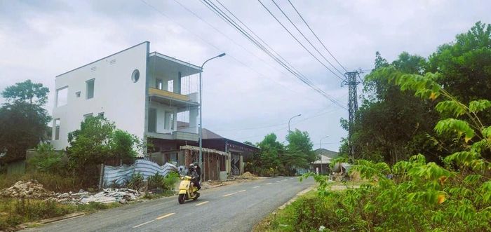 Nhu cầu vay vốn xây dựng nhà ở của người dân ở Quảng Trị cũng như nhiều nơi khác trong cả nước vẫn tiếp tục gia tăng...