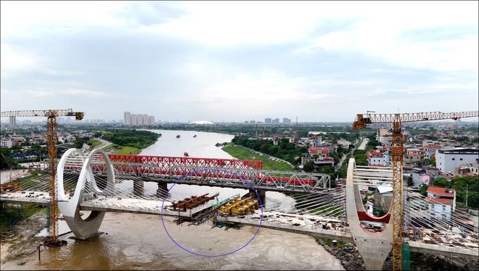 Nhịp chính trên sông dự kiến hợp long vào đầu tháng 7/2026. Đơn vị thi công phấn đấu cơ bản hoàn thành công trình trong tháng 9 năm nay.