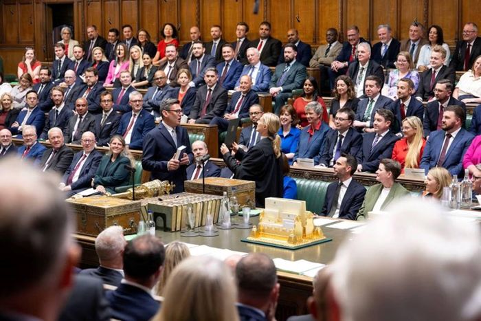 Ông Andy Burnham tại Quốc hội Anh sau khi giành chiến thắng trong cuộc bầu cử bổ sung tại Makerfield. Ảnh: Hạ viện Anh/Reuters