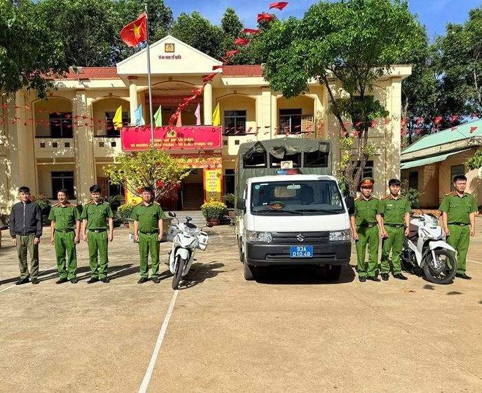 Công an xã Bom Bo thường xuyên tổ chức tuần tra giữ vững ANTT trên địa bàn.