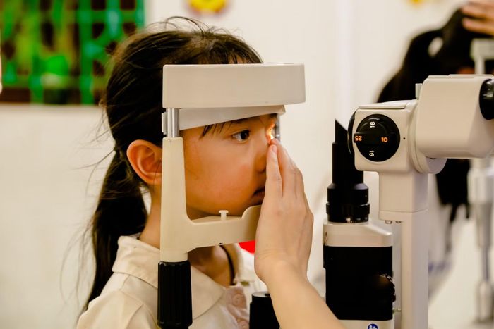 Adenovirus có thể gây đau mắt đỏ.