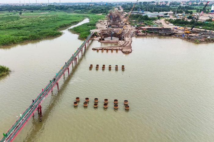 Cầu Thượng Cát là một trong những công trình giao thông trọng điểm của Thủ đô, được đầu tư bằng nguồn vốn ngân sách thành phố. Ảnh: Duy Khánh