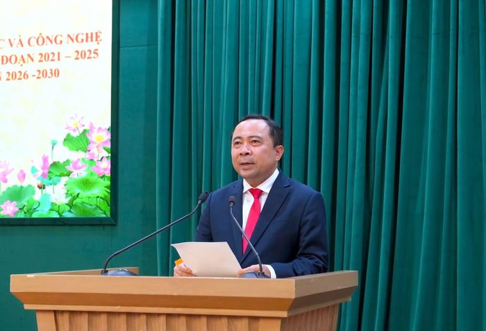 Bộ trưởng Bộ Khoa học và Công nghệ Vũ Hải Quân phát biểu tại hội nghị.