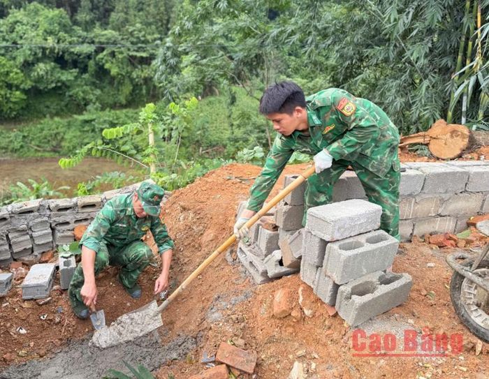 Mỗi phần việc hoàn thành là thêm một bước tiến gần hơn đến ngày các em nhỏ được học tập trong ngôi trường mới.