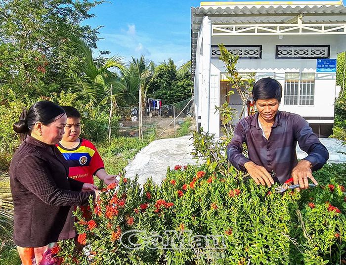 Nhờ sự đồng hành, hỗ trợ của Hội LHPN xã Ðịnh Thành, cuộc sống gia đình chị Ðoàn Thị Ðồng (ấp Lung Chim) từng bước ổn định.