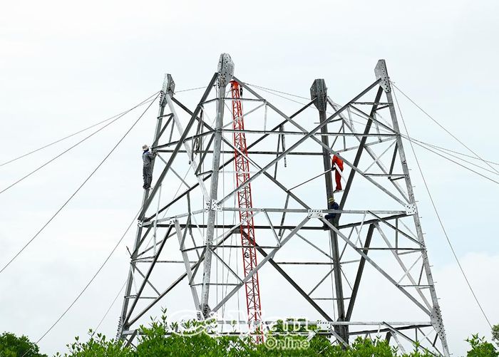 Việc mở rộng, nâng tầm đường truyền tải điện của tỉnh lên hệ thống điện lưới quốc gia không những góp phần cho tăng trưởng mà còn đóng góp quan trọng vào ổn định nguồn điện quốc gia, đáp ứng yêu cầu phát triển đất nước trong giai đoạn mới.
