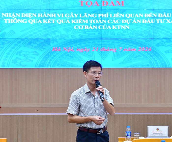 Phó Kiểm toán trưởng KTNN chuyên ngành IV Vũ Duy Bắc chia sẻ kinh nghiệm kiểm toán. Ảnh: N.Ly