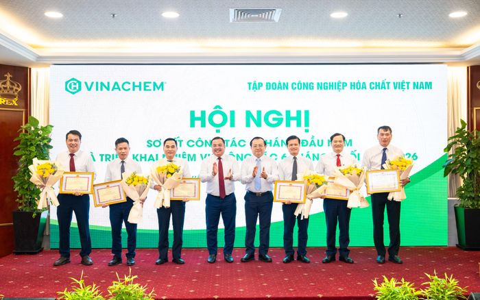 Tập đoàn Hóa chất Việt Nam công bố Quyết định của Bộ trưởng Bộ Tài chính về việc tặng Bằng khen của Bộ Tài chính cho 06 tập thể và 07 cá nhân có thành tích xuất sắc trong năm 2025