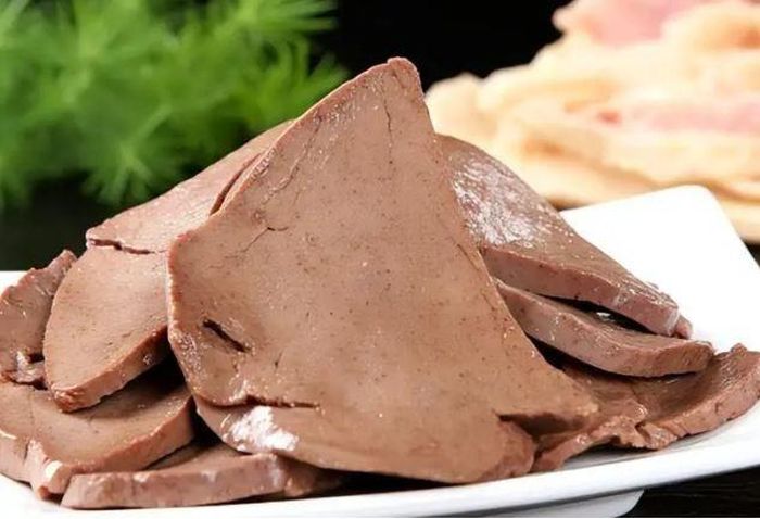 Các chuyên gia khuyến cáo người trung niên và cao tuổi nên hạn chế ăn nội tạng động vật. Ảnh minh họa