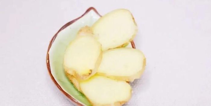 Gừng còn chứa các hợp chất chống oxy hóa và chống viêm, giúp hỗ trợ bảo vệ tế bào trước tác động của các gốc tự do. Ảnh minh họa