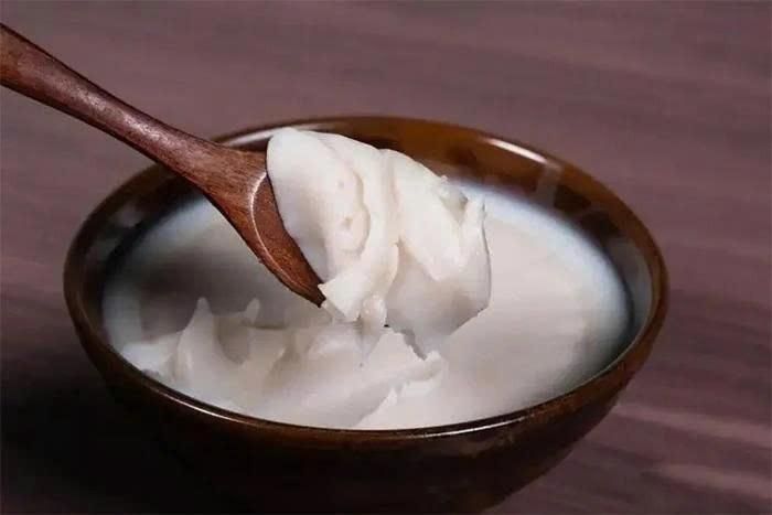 Mỡ lợn còn có thể cung cấp vitamin D. Ảnh minh họa