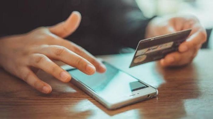Vượt hơn nghìn km sau cú chuyển khoản nhầm 900 triệu, người đàn ông may mắn được hỗ trợ kịp thời (ảnh minh họa).