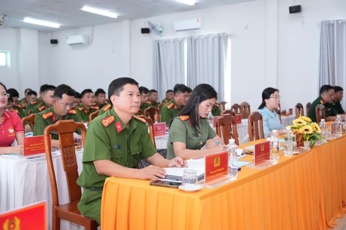 Quang cảnh hội nghị