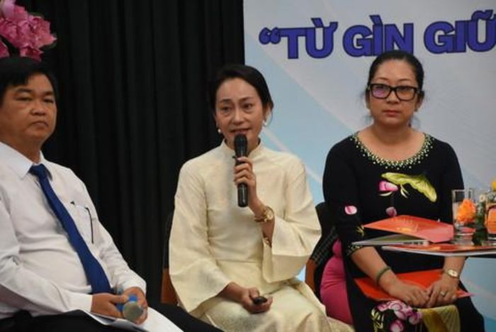 NSƯT Ngô Phạm Hạnh Thúy phát biểu