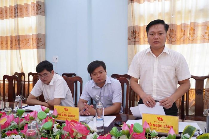 Đại diện Đảng ủy UBND xã Hưng Lộc phát biểu tại Hội nghị