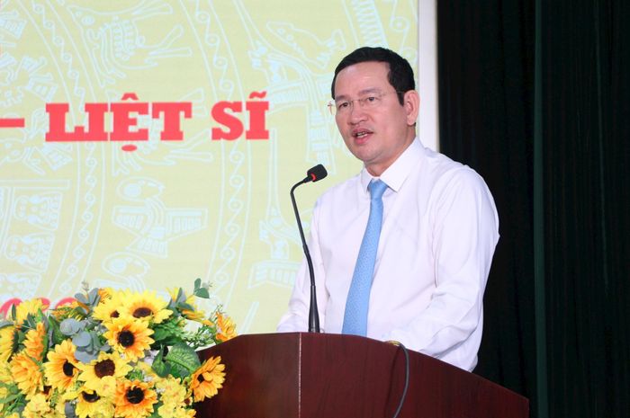 Chủ tịch UBND phường Giảng Võ Cồ Như Dũng phát biểu tại lễ kỷ niệm. Ảnh: TT