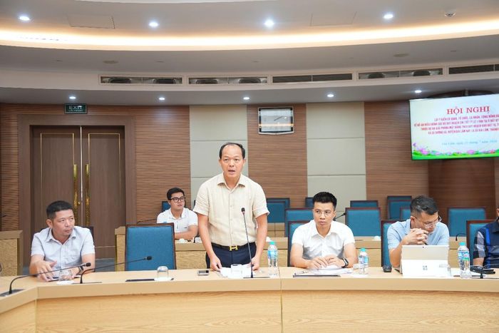 Đại diện chủ đầu tư trình bày nội dung đồ án tại hội nghị. Ảnh: P.V