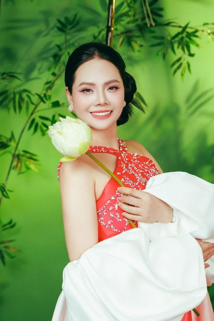 Lương Nguyệt Anh trở lại với vóc dáng thon gọn sau thời gian sinh con.