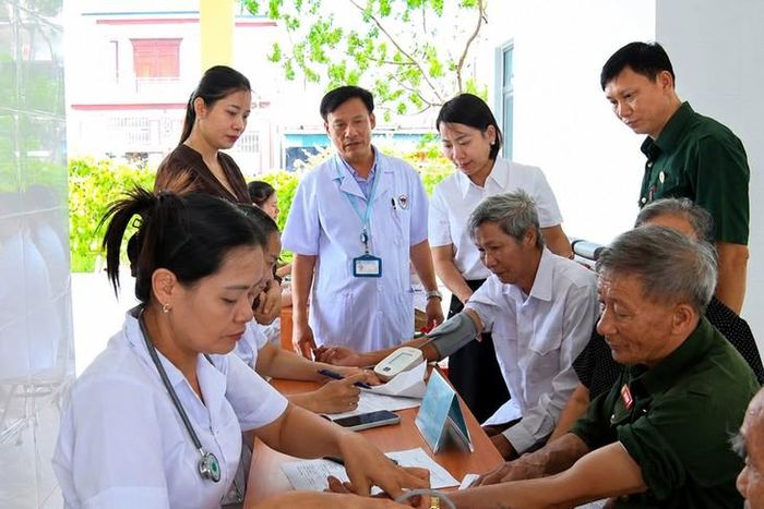 Các đối tượng tham gia được khám sức khỏe tổng quát, tư vấn chăm sóc sức khỏe...
