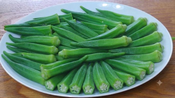 Đậu bắp rất tốt cho sức khỏe nhờ hàm lượng chất xơ dồi dào, vitamin K và folate, đặc biệt ít calo.