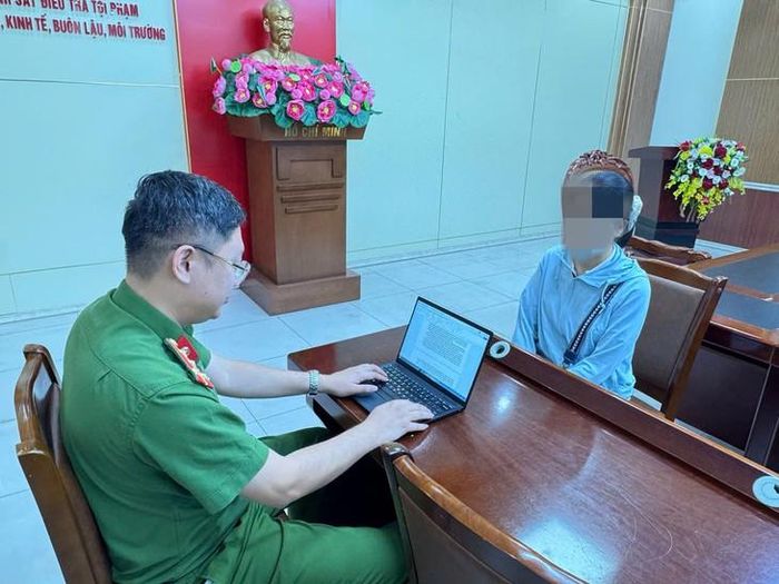 Cơ quan công an tỉnh Quảng Ninh làm việc với những đối tượng liên quan trong vụ án Vi phạm quy định về hoạt động ngân hàng. Ảnh: Công an tỉnh Quảng Ninh
