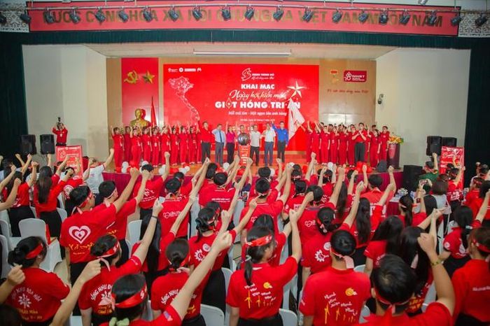 Nhấn nút khởi động Ngày hội hiến máu "Giọt hồng tri ân".