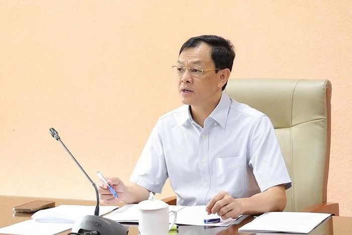 PGS.TS Nguyễn Tri Thức, Thứ trưởng Bộ Y tế phát biểu chỉ đạo cuộc họp.
