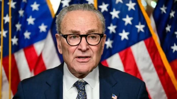 Lãnh đạo phe Dân chủ tại Thượng viện Chuck Schumer cho biết đảng này sẽ tiếp tục yêu cầu Thượng viện bỏ phiếu về quyền hạn chiến tranh trong những ngày tới. Theo ông, Quốc hội cần giành lại vai trò giám sát khi chính quyền Trump mở rộng hoạt động quân sự mà không có sự phê chuẩn đầy đủ từ cơ quan lập pháp.