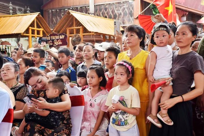 Đây là mô hình nhằm phát huy vai trò của thiết chế giáo dục tại cơ sở trong xây dựng xã hội học tập, đồng thời gắn hoạt động học tập suốt đời với phát triển kinh tế, văn hóa của địa phương.