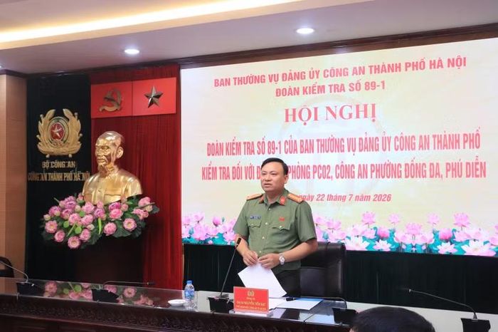 Đại tá Nguyễn Tiến Đạt, Ủy viên Ban Thường vụ Đảng ủy, Phó Giám đốc CATP, Trưởng đoàn kiểm tra phát biểu quán triệt tại hội nghị