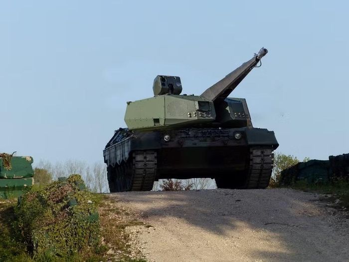 Trước đó vào tháng 10/2025, có thông báo Rheinmetall sẽ cung cấp cho Ukraine các tổ hợp Skyranger 35 với giá hàng trăm triệu euro, được chi trả thông qua nguồn vốn "bị đóng băng" của Liên bang Nga.