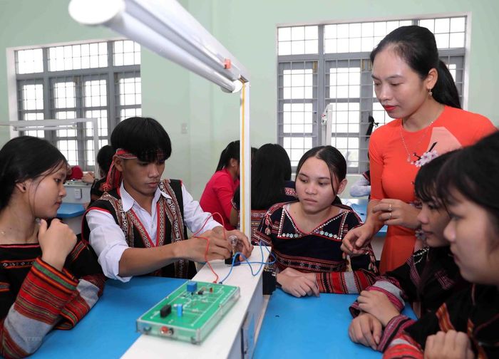 Sắp xếp lại trường lớp phù hợp với mô hình chính quyền địa phương 2 cấp (ảnh TL)