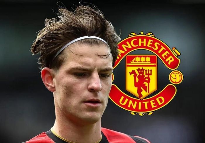 MU quan tâm đến Alex Scott.