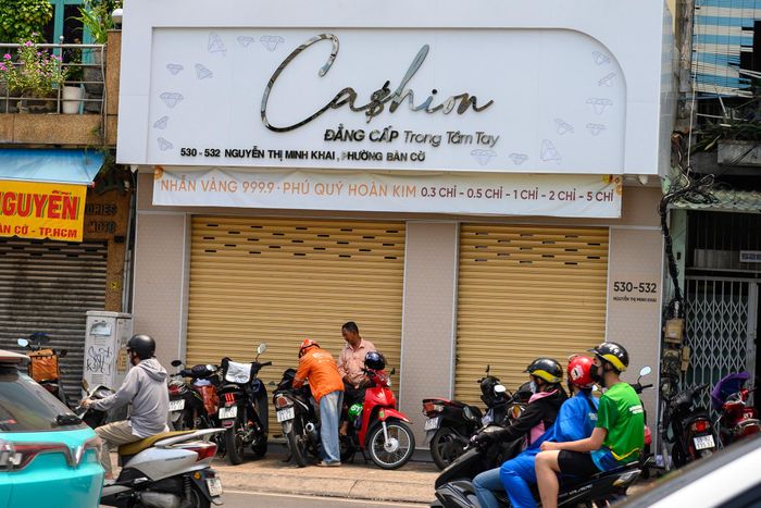 Tương tự, Cashion cũng thông báo tạm dừng kinh doanh trong 2 tháng để tái cấu trúc từ ngày 19/7. Doanh nghiệp cho hay đang chịu sức ép từ biến động thị trường, dẫn đến không còn đủ điều kiện để duy trì hoạt động theo mô hình hiện tại.