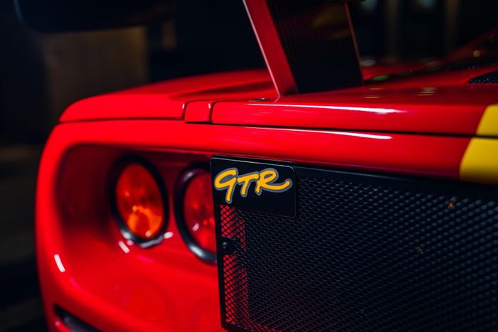  Siêu xe McLaren F1 GTR "10R" sẽ tìm được chủ nhân mới tại buổi đấu giá Monterey Auction vào tháng 8/2026. Theo đánh giá của các chuyên gia, mẫu xe biểu tượng này có thể đạt mức giá hơn 35 triệu USD. 